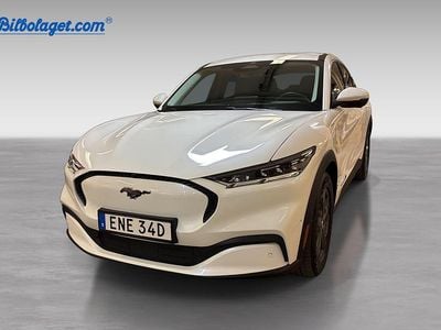 Vit Begagnad 2022 Ford Mustang Mach-E SUV | 349 900 kr (Marknadspris)