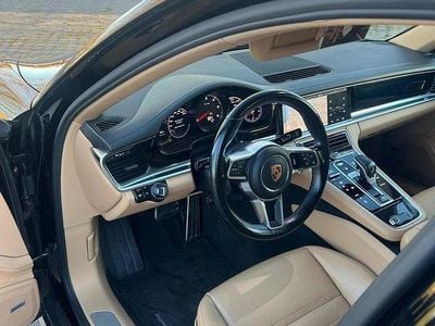 Porsche Panamera 4S