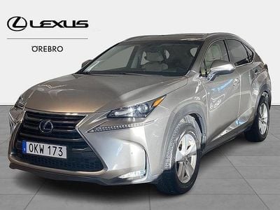 Grå Begagnad 2016 Lexus NX300h Business Edition SUV | 209 900 kr (Marknadspris)