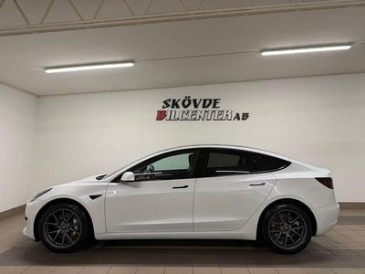 Begagnad Tesla Model 3 239 kW (325 HK) 2021 Vit Sedan