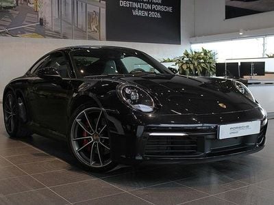 Begagnad Porsche 911 Carrera 4S 450 HK (330 kW) 2019 Svart (jet black metallic) Sportkupé