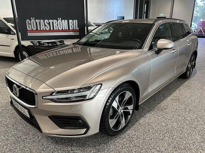 Bright dusk metallic metallic Begagnad 2023 Volvo V60 Core Kombi | 308 000 kr (Marknadspris)