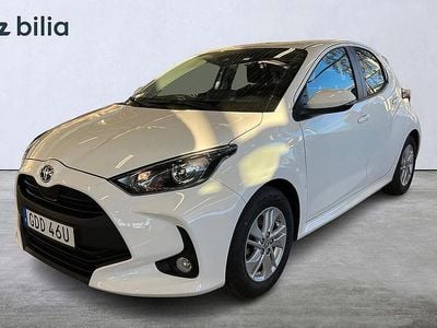 Begagnad Toyota Yaris Hybrid Active 117 HK (86 kW) 2022 Vit Halvkombi