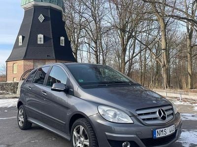 Begagnad Mercedes B180 116 HK (85 kW) 2010 Minibuss