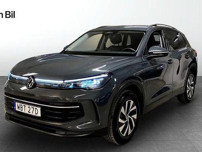 Mörkgrå Begagnad 2024 VW Tiguan Life SUV | 469 900 kr (Dyr)