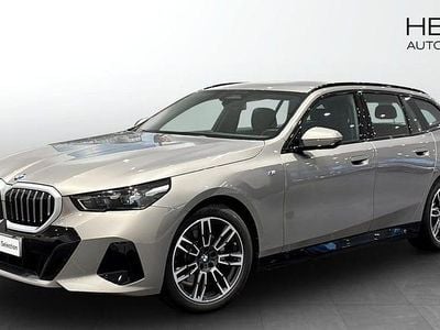 Grå Begagnad 2025 BMW 520 M Sport Kombi | 548 700 kr