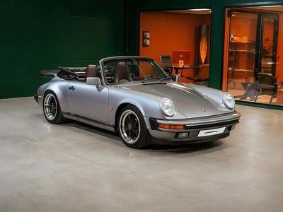 Begagnad Porsche 911 Carrera Cabriolet 231 HK (169 kW) 1987 Ljusgrå Cab