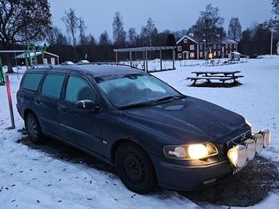 Begagnad 2004 Volvo V70 Kombi | 12 000 kr (Marknadspris)