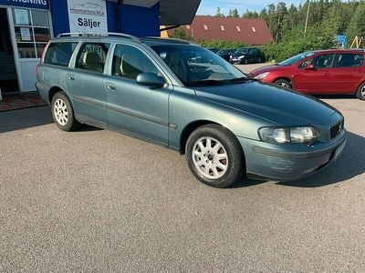 Begagnad Volvo V70 Business Edition 140 HK (102 kW) 2002 Grön Kombi