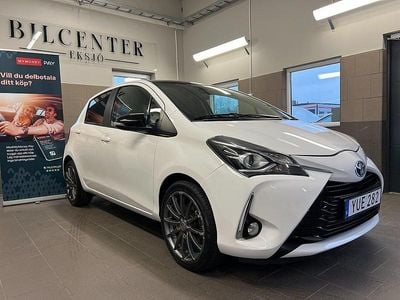 Vit Begagnad 2017 Toyota Yaris Hybrid Active Halvkombi | 134 900 kr (Lite dyr)