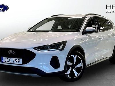 Vit Begagnad 2023 Ford Focus Active Halvkombi | 194 900 kr (Marknadspris)