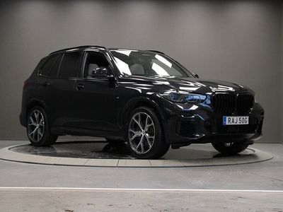 begagnad BMW X5 M50i innovation Travel Winter Dragkrok 2023, SUV