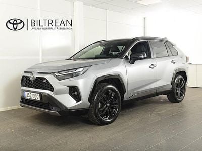 Grå Begagnad 2024 Toyota RAV4 Hybrid Sport SUV | 508 900 kr (Marknadspris)