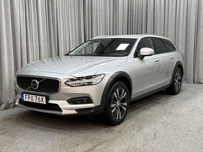 Silver Begagnad 2021 Volvo V90 CC Momentum Kombi | 269 900 kr (Bra pris)