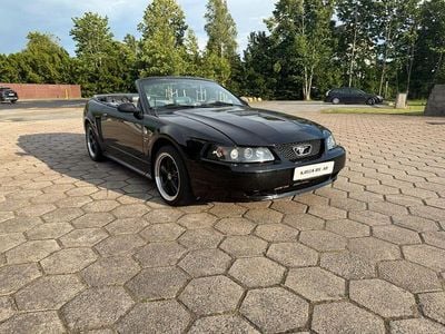 Svart Begagnad 1999 Ford Mustang GT Cab | 107 000 kr