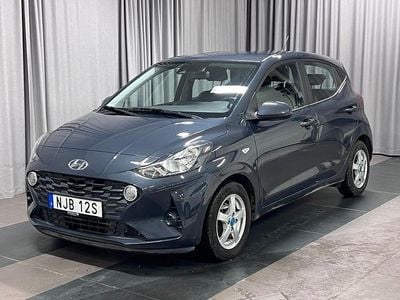Grå Begagnad 2022 Hyundai i10 Essential Halvkombi | 139 800 kr (Bra pris)