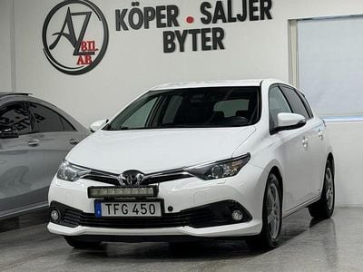 Begagnad Toyota Auris Business Edition 112 HK (82 kW) 2015 Vit Halvkombi