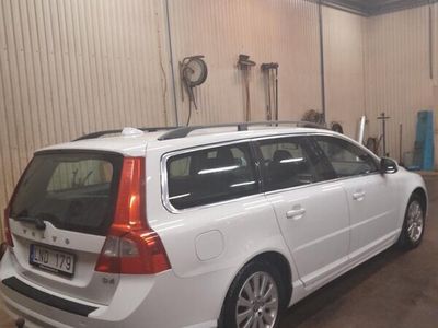 begagnad Volvo V70 D4 Momentum