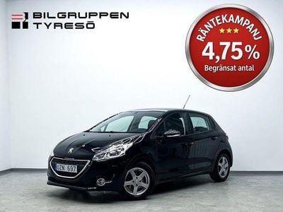 Mörkblå (blå) Begagnad 2013 Peugeot 208 Halvkombi | 69 900 kr (Marknadspris)