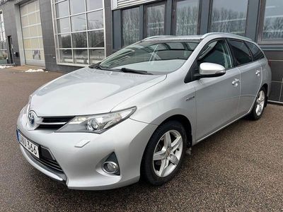 Begagnad Toyota Auris Touring Sports Edition 136 HK (100 kW) 2015 Silver Kombi