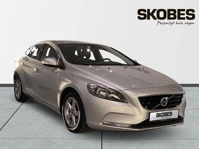Begagnad Volvo V40 Kinetic 151 HK (111 kW) 2014 Silver