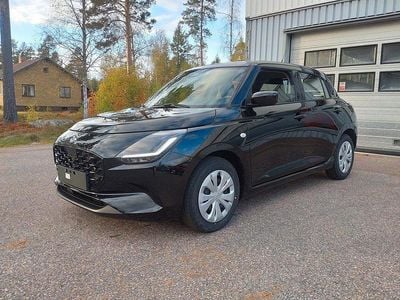 Svart Begagnad 2024 Suzuki Swift Halvkombi | 208 900 kr