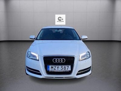 Begagnad Audi A3 Sportback Attraction 105 HK (77 kW) 2012 Vit Halvkombi