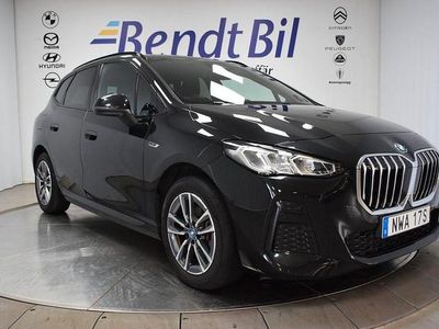 Svart Begagnad 2023 BMW 225 Active Tourer M Sport Minibuss | 320 900 kr
