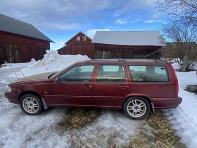 begagnad Volvo V70 2.4 T AWD