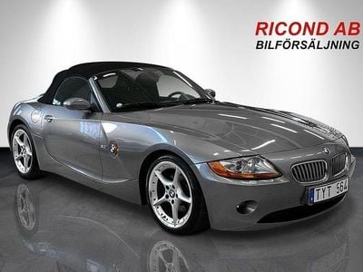 Begagnad BMW Z4 231 HK (169 kW) 2002 Grå Cab