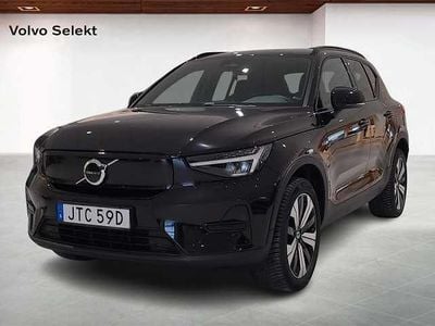 Svart Begagnad 2023 Volvo XC40 Core SUV | 309 000 kr (Marknadspris)