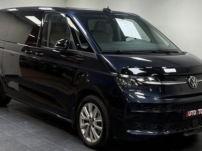 Blå Begagnad 2024 VW Multivan Van | 539 900 kr (Marknadspris)