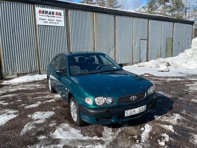 begagnad Toyota Corolla Liftback 1.4 VVT-i /Låga mil