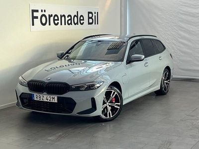 Brooklyn grå metallic Begagnad 2025 BMW 330 M Sport Kombi | 519 000 kr