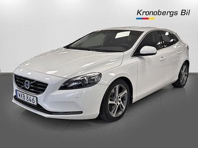 Grå Begagnad 2013 Volvo V40 Momentum Kombi | 109 900 kr (Marknadspris)