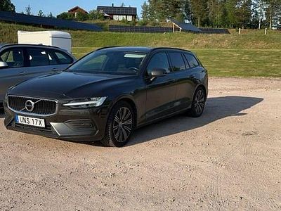 Begagnad Volvo V60 Momentum 150 HK (110 kW) 2019 Pine grey Kombi