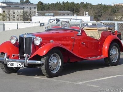 Röd Begagnad 1950 MG TD Cab | 335 000 kr