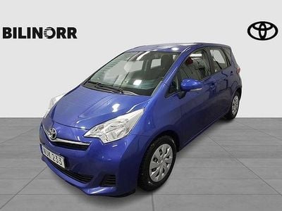 Blå Begagnad 2011 Toyota Verso-S Plus Minibuss | 74 900 kr
