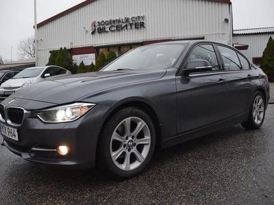 Grå Begagnad 2015 BMW 318 Performance Sedan | 159 900 kr (Marknadspris)