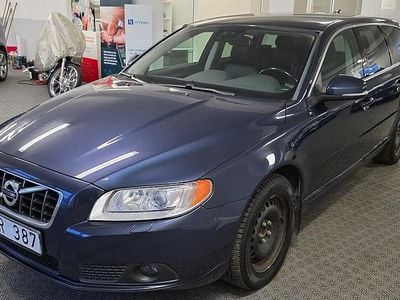 Begagnad Volvo V70 Momentum 215 HK (158 kW) 2012 Blå Kombi