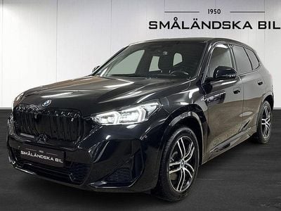 Svart Begagnad 2023 BMW iX1 M Sport SUV | 459 000 kr (Marknadspris)