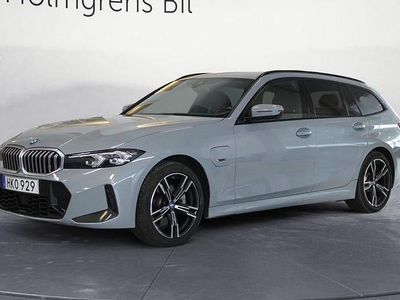 M brooklyn grey metallic Begagnad 2023 BMW 330 M Sport Kombi | 379 500 kr
