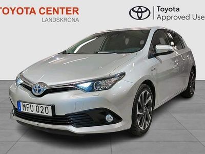Begagnad Toyota Auris Hybrid Active 137 HK (100 kW) 2016 Silver