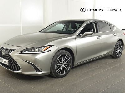 begagnad Lexus ES300H Limited Edition Taklucka Vinterhjul 2023, Sedan