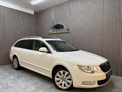 Vit Begagnad 2011 Skoda Superb Kombi | 69 900 kr (Lite dyr)