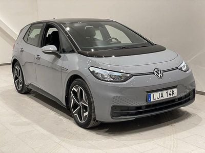 Grå Begagnad 2023 VW ID.3 Pro Halvkombi | 329 900 kr (Marknadspris)