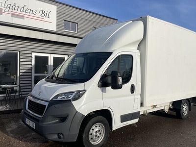 begagnad Peugeot Boxer Bakavellyft 335 2.2 HDi, , Dragkrok Skåpbil 2016, Transportbil