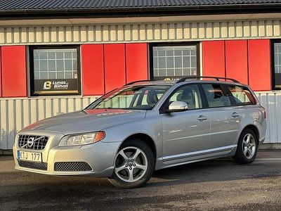 Grå Begagnad 2010 Volvo V70 Kinetic Kombi | 84 900 kr (Marknadspris)