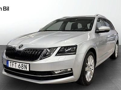 Brilliant silver metallic Begagnad 2019 Skoda Octavia Style Kombi | 179 900 kr (Marknadspris)