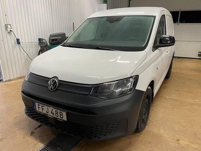 Begagnad VW Caddy 75 HK (55 kW) 2023 Vit Minibuss